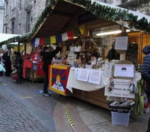 mercatino Natale solidarietà Trento-2